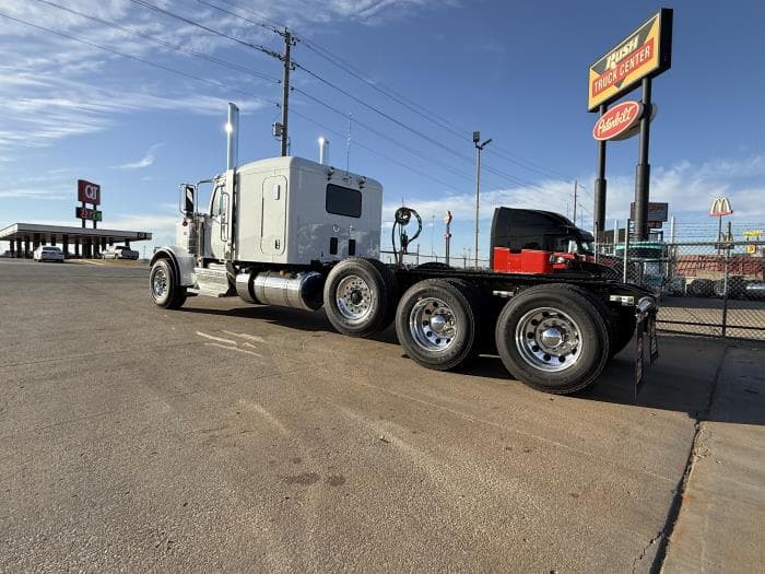 2027 Peterbilt 589 — photo 8