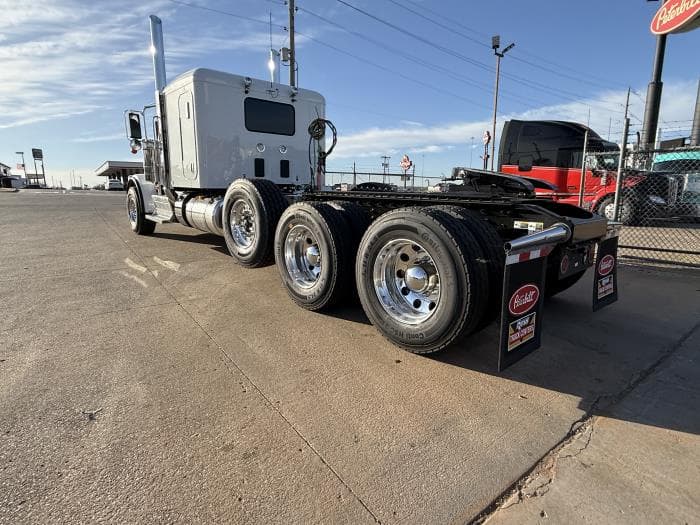 2027 Peterbilt 589 — photo 9
