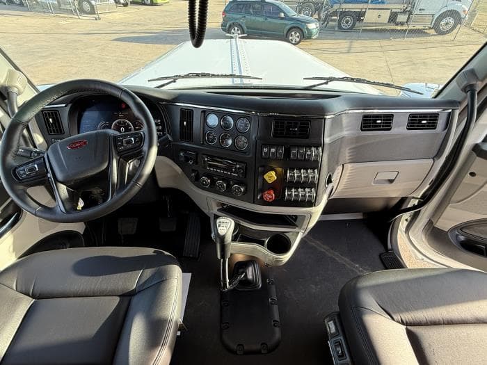 2027 Peterbilt 589 — photo 21