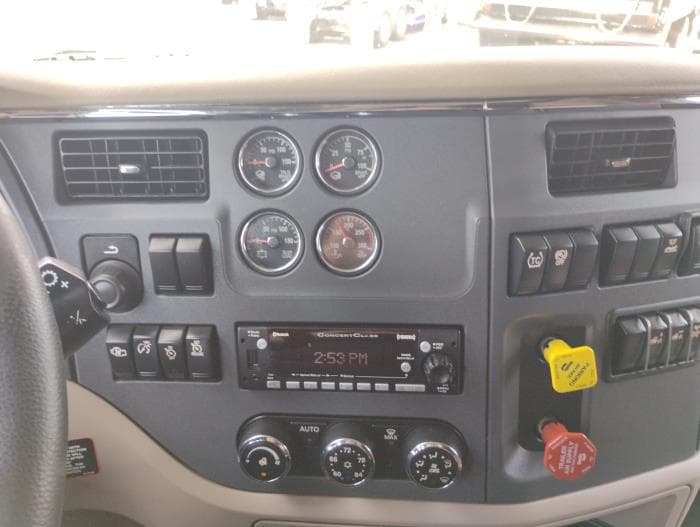 2022 Peterbilt 579 — photo 19