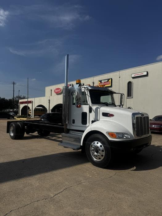 2020 Peterbilt 337 — photo 4