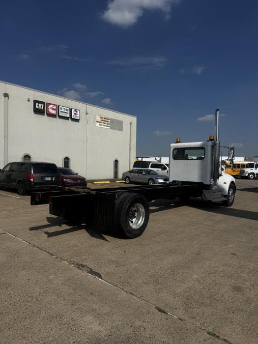 2020 Peterbilt 337 — photo 6