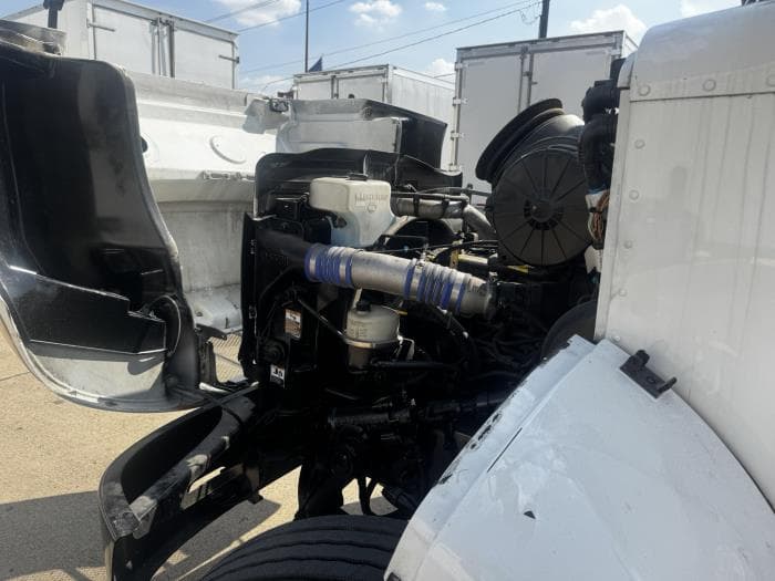 2020 Peterbilt 337 — photo 18
