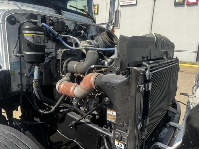 2020 Peterbilt 337 — photo 20