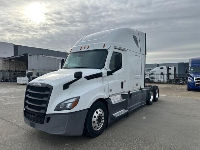 2022 Freightliner Cascadia — photo 11