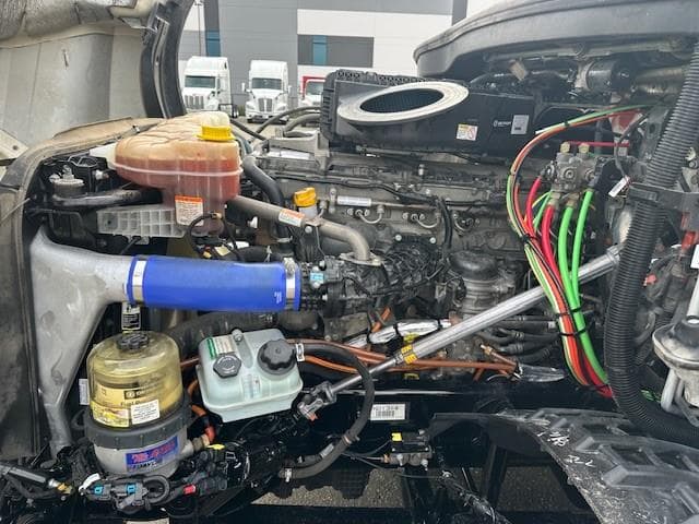 2022 Freightliner Cascadia — photo 15