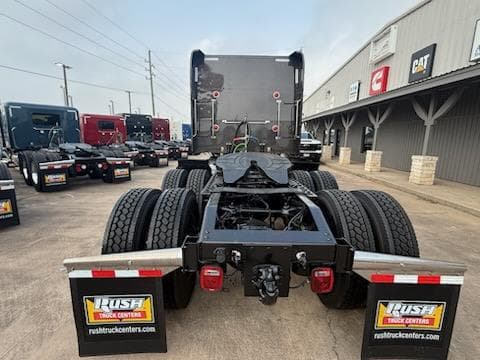 2023 Peterbilt 389 — photo 5