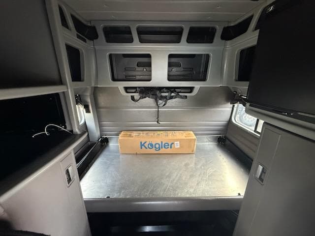 2023 Peterbilt 389 — photo 8