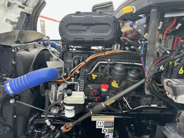 2024 Peterbilt 579 — photo 2