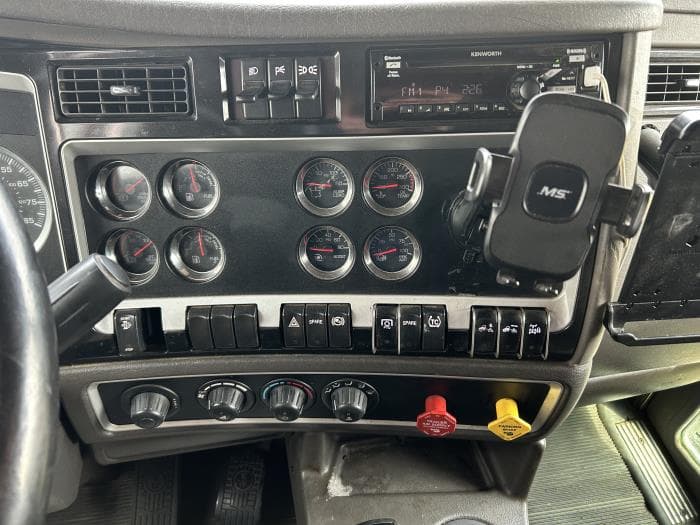 2019 Kenworth T800 — photo 14