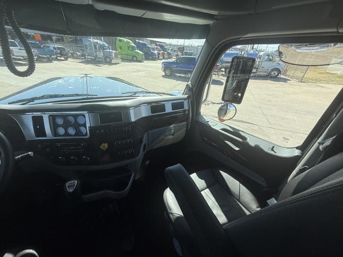 2026 Peterbilt 589 — photo 25