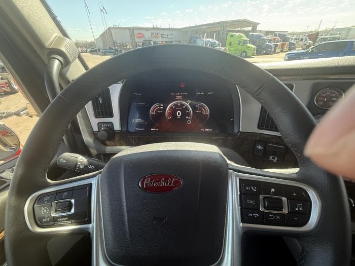 2026 Peterbilt 589 — photo 31