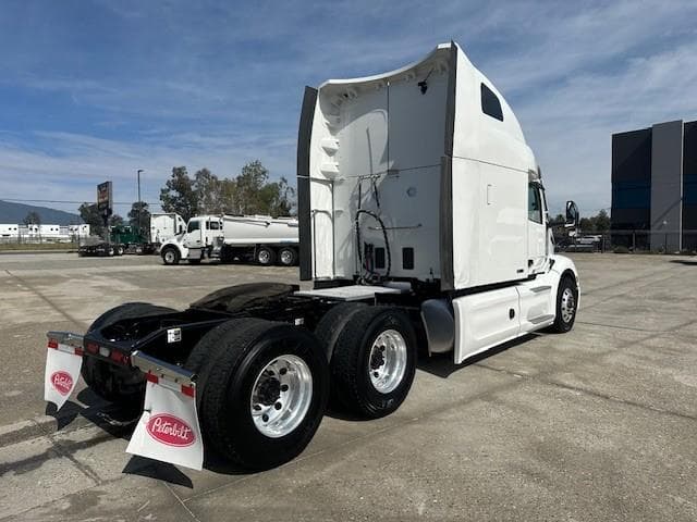 2024 Peterbilt 579 — photo 2