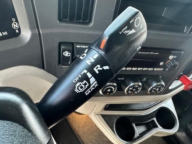 2024 Peterbilt 579 — photo 8