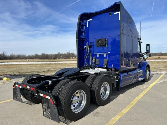 2022 Peterbilt 579 — photo 6