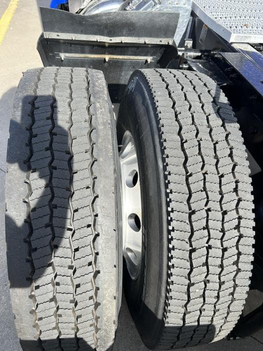 2022 Peterbilt 579 — photo 12