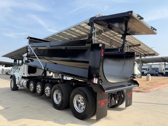 2026 Peterbilt 567 — photo 17