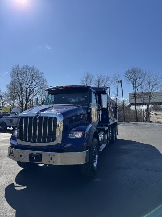 2026 International HX — photo 2