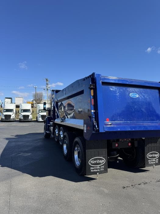 2026 International HX — photo 4