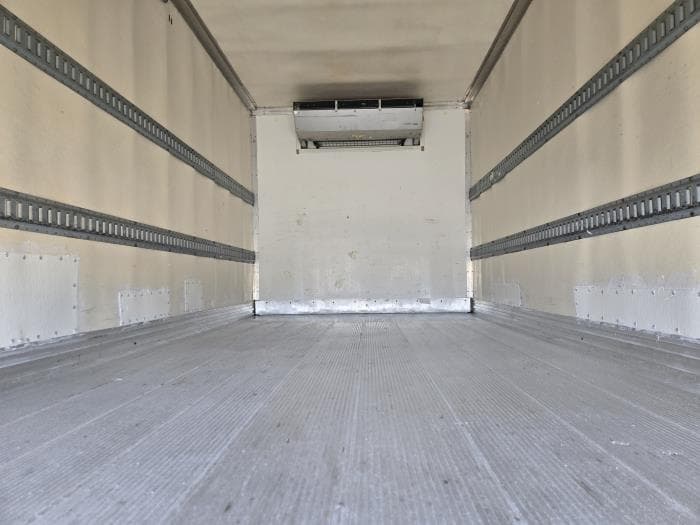 2018 Isuzu NPR — photo 10