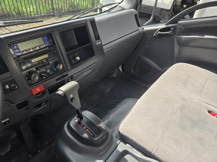 2018 Isuzu NPR — photo 15