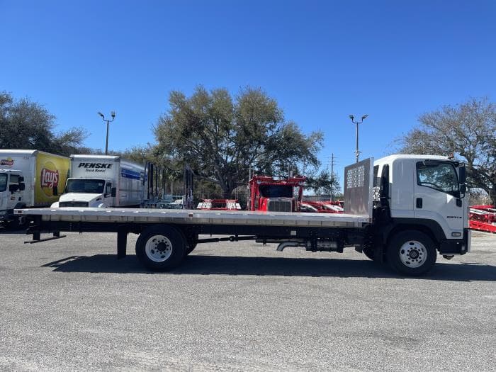 2025 Isuzu FTR — photo 4