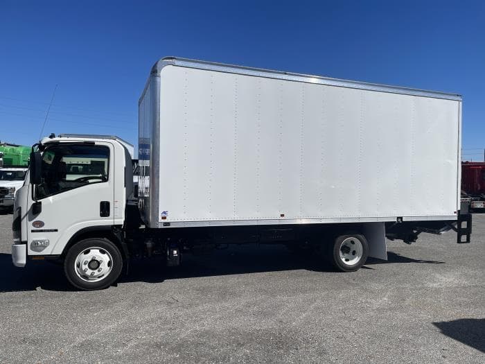 2026 Isuzu NRR — photo 3