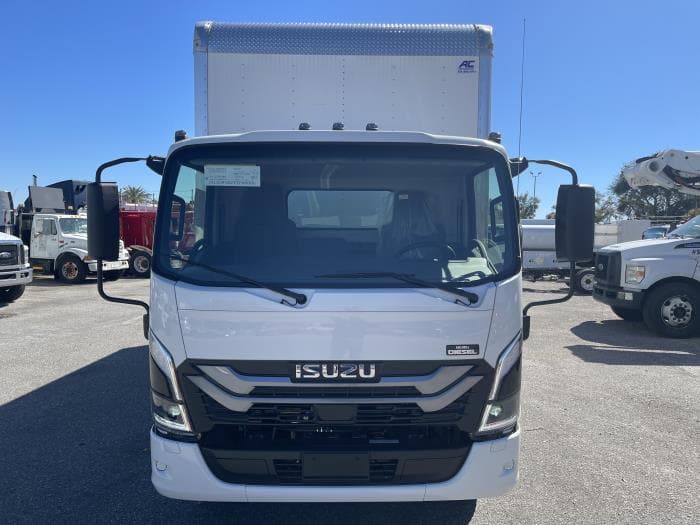 2026 Isuzu NRR — photo 8