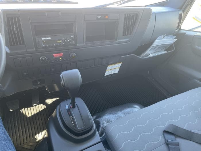 2026 Isuzu NRR — photo 14