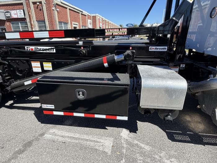 2026 Peterbilt 567 — photo 9