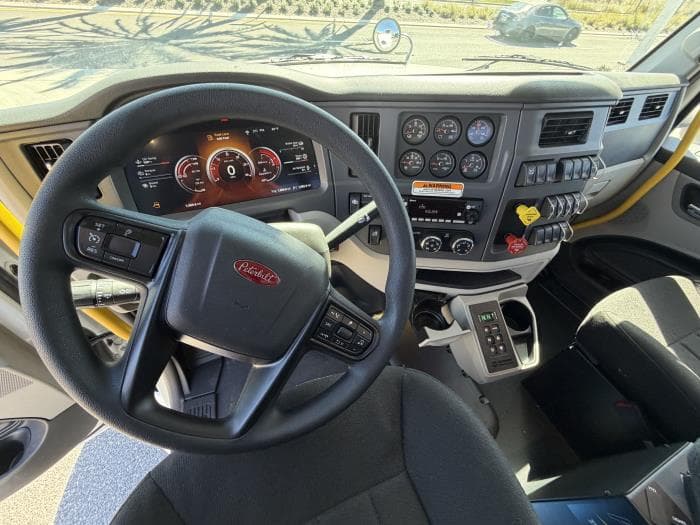 2026 Peterbilt 567 — photo 12