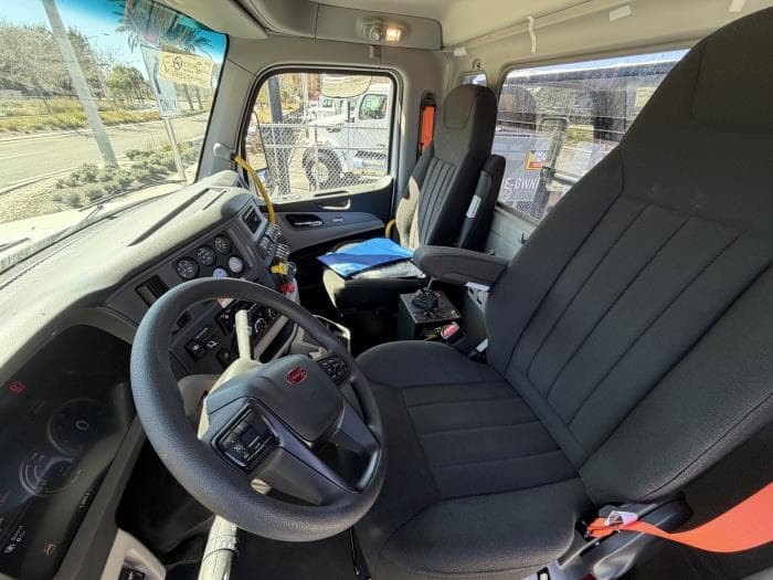 2026 Peterbilt 567 — photo 17