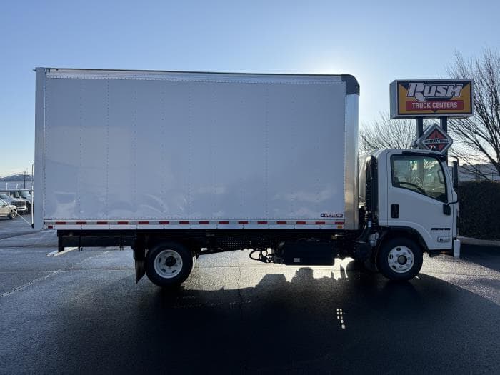 2025 Isuzu NPR — photo 5