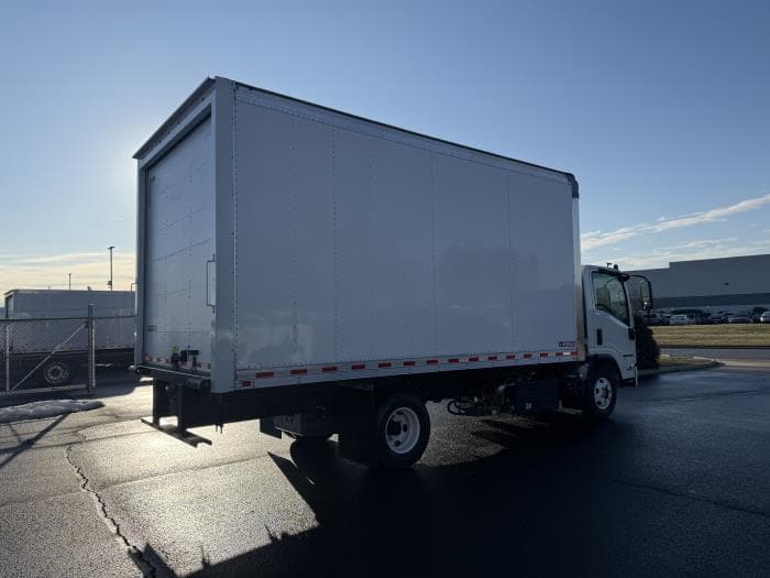 2025 Isuzu NPR — photo 6