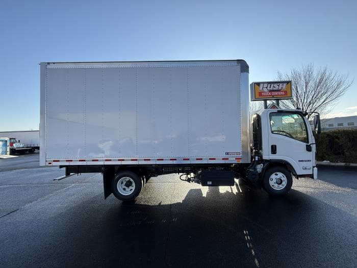 2025 Isuzu NPR — photo 7