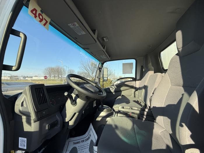 2025 Isuzu NPR — photo 18