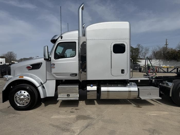 2027 Peterbilt 567 — photo 6