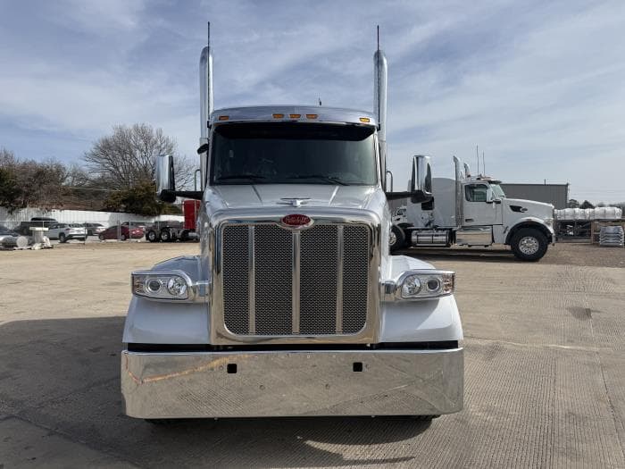 2027 Peterbilt 567 — photo 13