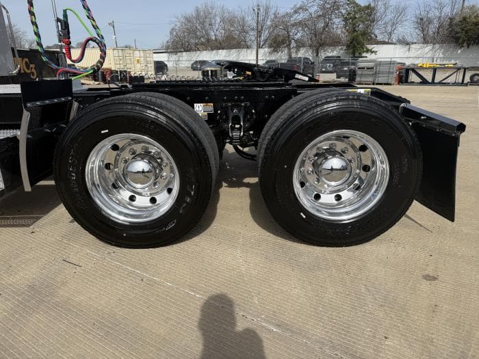 2027 Peterbilt 567 — photo 18