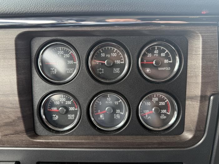 2027 Peterbilt 567 — photo 39