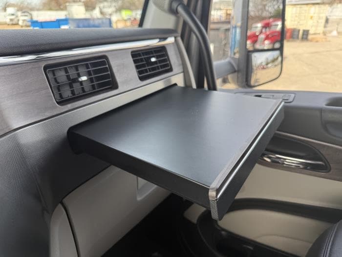 2027 Peterbilt 567 — photo 42