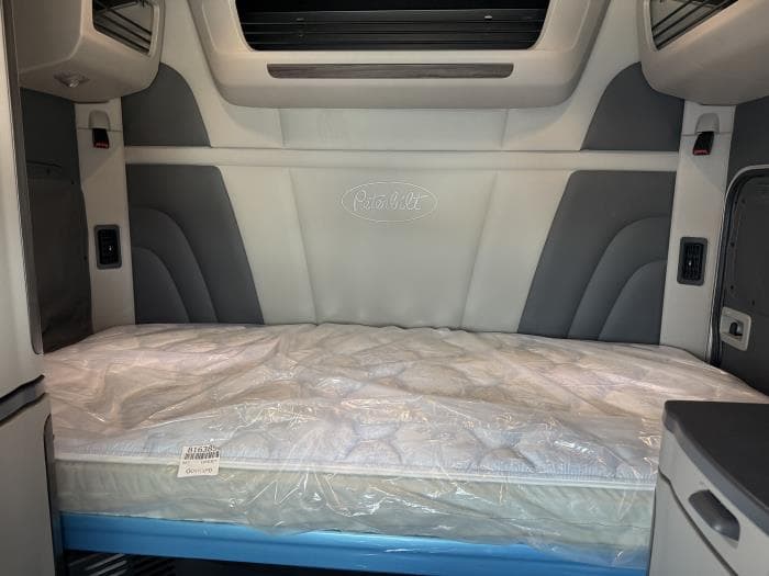 2027 Peterbilt 567 — photo 43