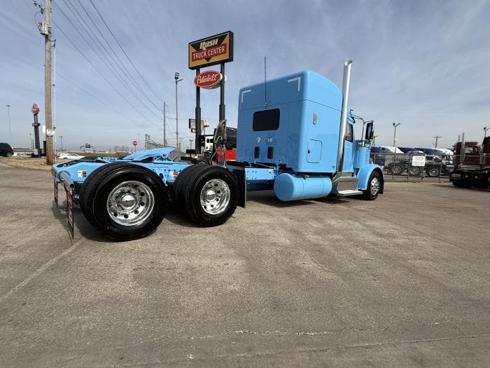 2027 Peterbilt 589 — photo 18