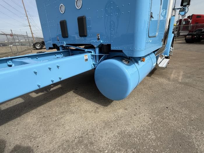 2027 Peterbilt 589 — photo 21