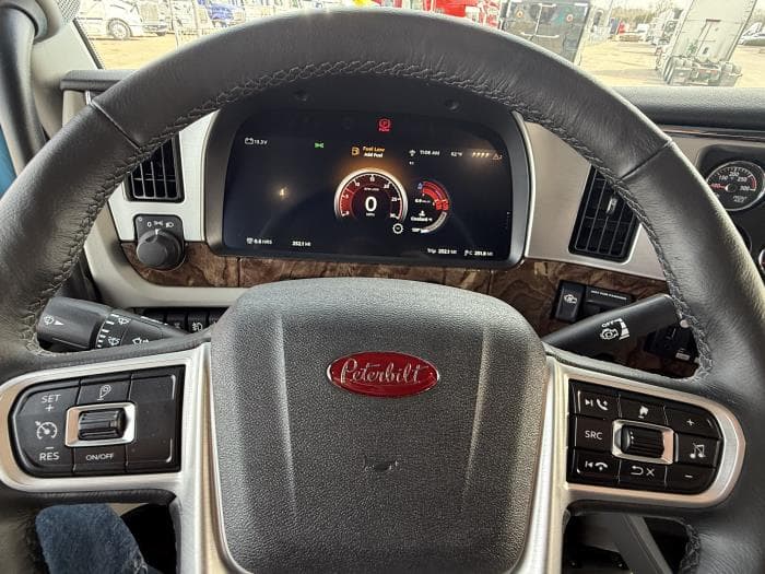 2027 Peterbilt 589 — photo 29