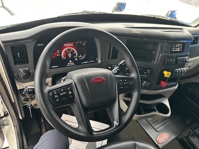 2024 Peterbilt 579 — photo 4