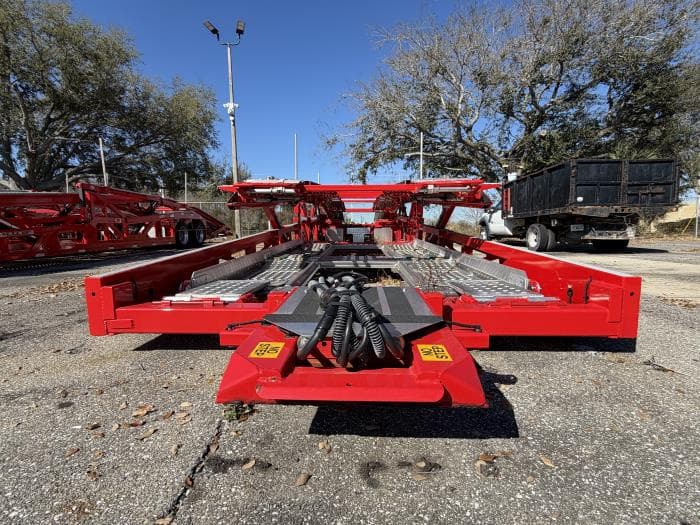 2025 Peterbilt 589 — photo 13