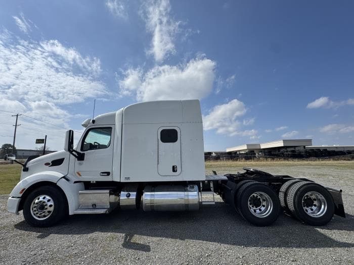 2022 Peterbilt 579 — photo 7