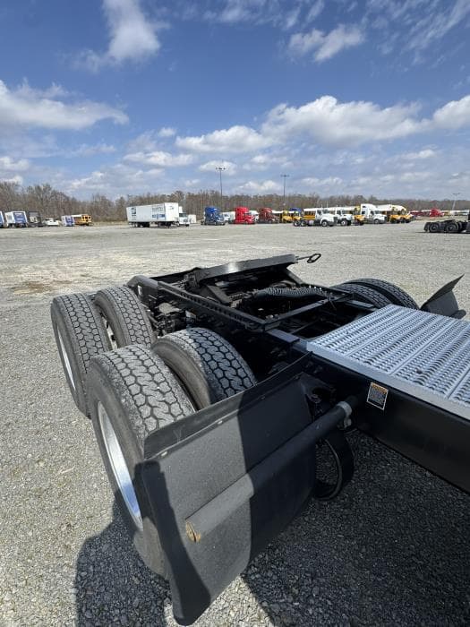 2022 Peterbilt 579 — photo 9