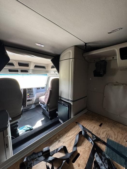 2022 Peterbilt 579 — photo 27